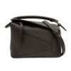 圖片 Loewe Mini Puzzle Edge 牛皮金釦迷你斜背兩用包(深灰)