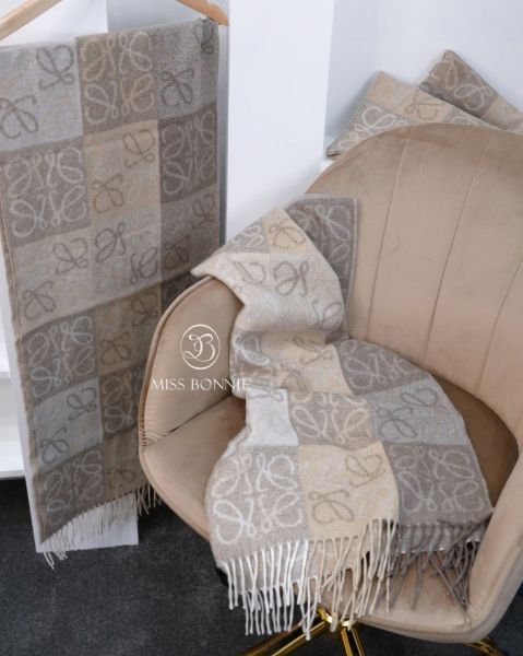 圖片 LOEWE  混紡滿版Logo圍巾(預購)