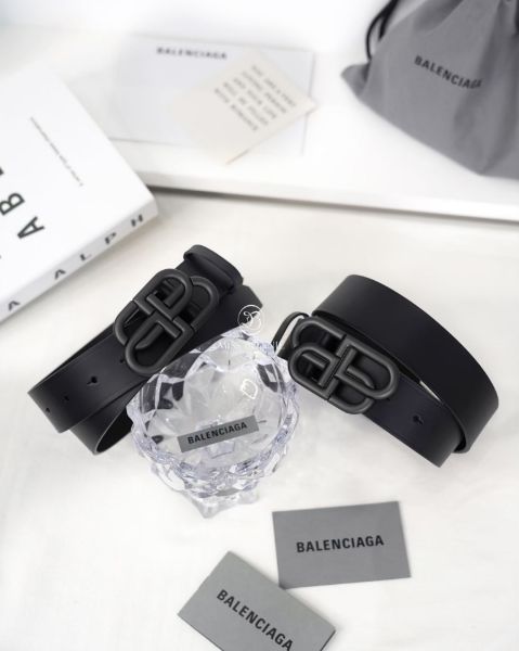 圖片 BALENCIAGA BB Logo皮帶-黑色黑釦 (預購)