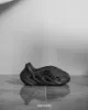 iSNEAKERS 現貨 Adidas Yeezy Foam Runner "Carbon" 碳培黑 IG5349