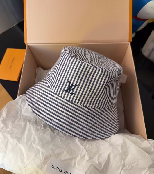 圖片 《現貨最低特價 》Louis Vuitton LV League Striped 雙面漁夫帽