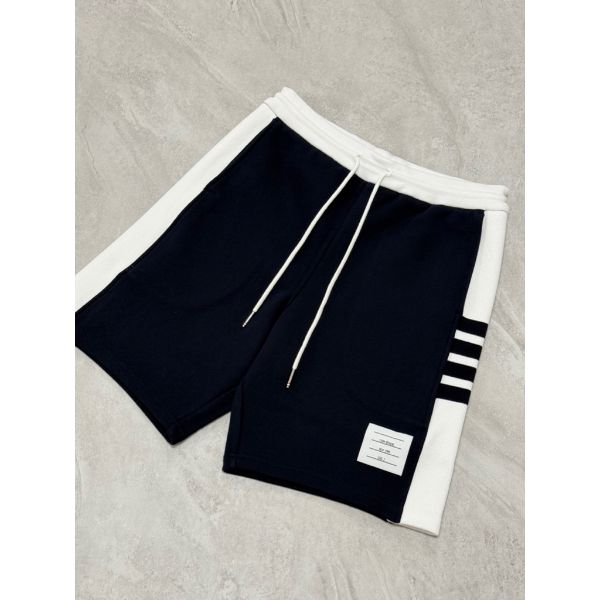圖片 Thom Browne 新款 經典拼接 深藍白配色 男生 短褲