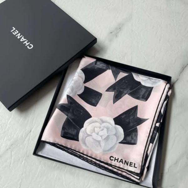 圖片 Chanel 25a山茶花蝴蝶結方巾