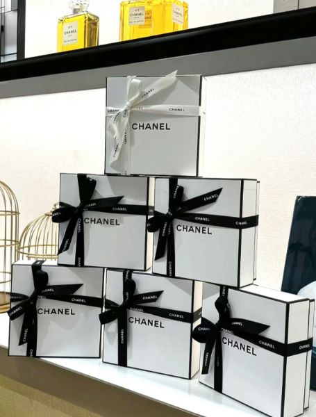 圖片 CHANEL 香奈兒美妝 香氛/彩妝/保養禮盒- 情人節禮物 聖誕禮物 生日禮物 客戶送禮 公司年終禮/ 精選禮盒