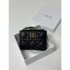 圖片 Dior 經典 黑金配色 柔軟小牛皮材質 女生 對開 短夾
