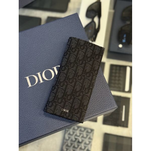 圖片 Dior 經典 黑色老花刺繡滿版 搭配 立體字母 男生對開 長夾