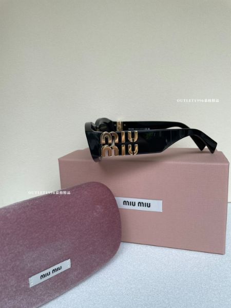 圖片 MIU MIU 新款墨鏡