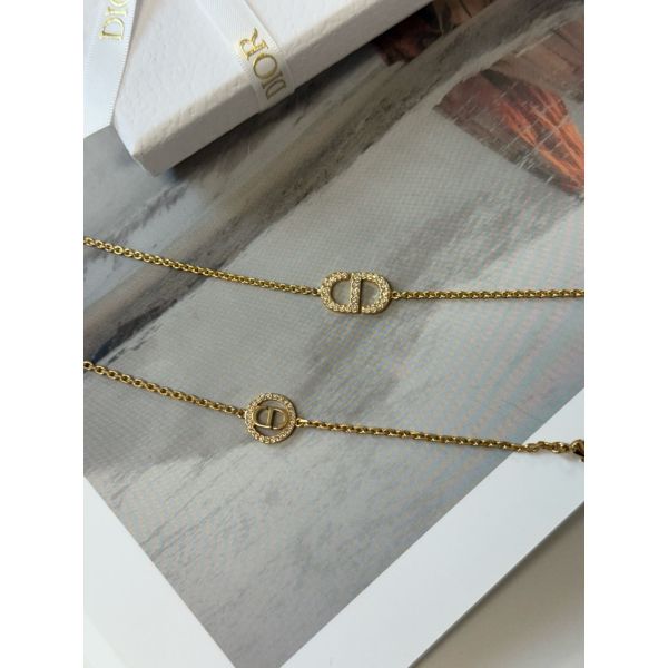圖片 Dior 經典CD logo設計 、圓圈CD 設計 女生手鍊