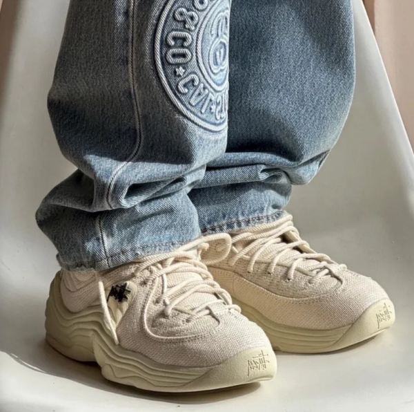 圖片 𝐌𝐫.𝐏𝐚𝐧𝐠𝐤𝐚©現貨🔥STUSSY x NIKE AIR MAX PENNY 2 FOSSIL 沙色 奶油 亞麻