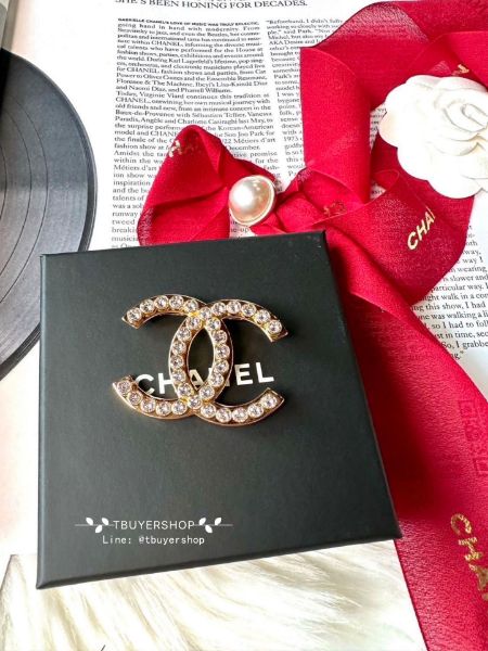 圖片 Chanel 金色滿鑽 大雙c胸針 很閃很美讓人目不轉睛