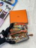 圖片 Hermès 灰 silk in狗來福🐶自由之城 絲巾拉鍊錢包/短夾