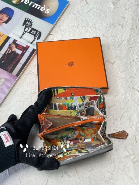 圖片 Hermès 灰 silk in狗來福🐶自由之城 絲巾拉鍊錢包/短夾