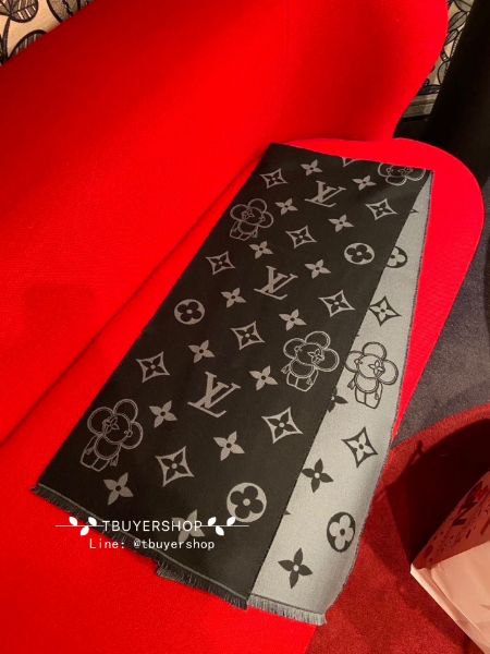 圖片 Lv vivienne 吉祥娃娃 黑灰老花圍巾 含盒子提袋
