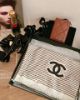 圖片 Chanel 24p 白 細閃鑽條紋cc圍巾披肩
