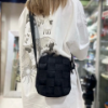 圖片 𝐌𝐫.𝐏𝐚𝐧𝐠𝐤𝐚©現貨🖤Supreme Woven Shoulder Bag 編織包 小包 斜背包 編織小包 BV