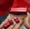圖片 𝐌𝐫.𝐏𝐚𝐧𝐠𝐤𝐚©現貨❤️Supreme Aluminum Dice Set Logo 骰子 限量