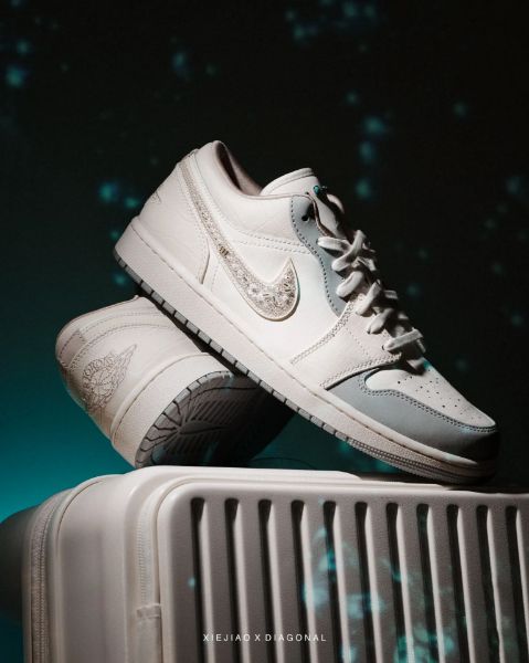 圖片 鞋教 預購 Nike W  Air Jordan 1 Low "Sail Soft Pearl " 松石綠寶石 鱷魚紋理 女款 IH7323-100