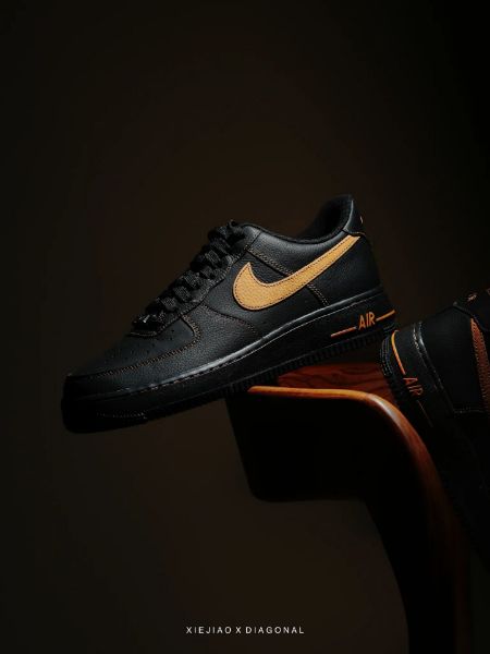 圖片 鞋教 預購 Nike Air Force 1'07 Low LV8 "Black Desert Ochre" 黑金小麥 縫線 HQ2037-003