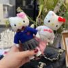 圖片 𝐌𝐫.𝐏𝐚𝐧𝐠𝐤𝐚©現貨💗韓國限定 限量 HELLO KITTY 白皮制服 Y2K長腿 娃娃吊飾 包包吊飾