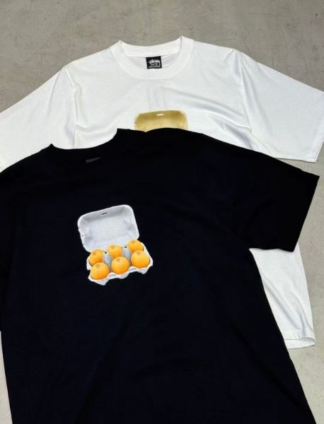 圖片 𝐌𝐫.𝐏𝐚𝐧𝐠𝐤𝐚©現貨🖤STUSSY CARTON TEE 雞蛋盒 短T 黑色 雞蛋 短袖 潮流 男女裝