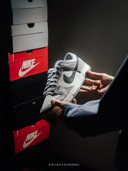 圖片 鞋教 預購 Nike Dunk Low "Sail Wolf Grey" 奶油麂皮 煙灰 IB3079-101