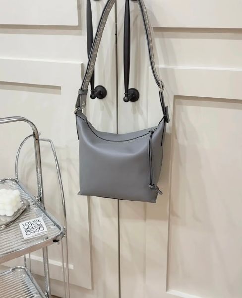 圖片 【LOEWE】CUBI 小號灰色