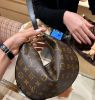 圖片 《現貨最低特價 》Louis Vuitton LV Cookie BB 月亮多用途包
