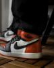iSNEAKERS 現貨 Air Jordan 1 Retro High OG "Shattered Backboard" 黑橘扣碎 DZ5485-008