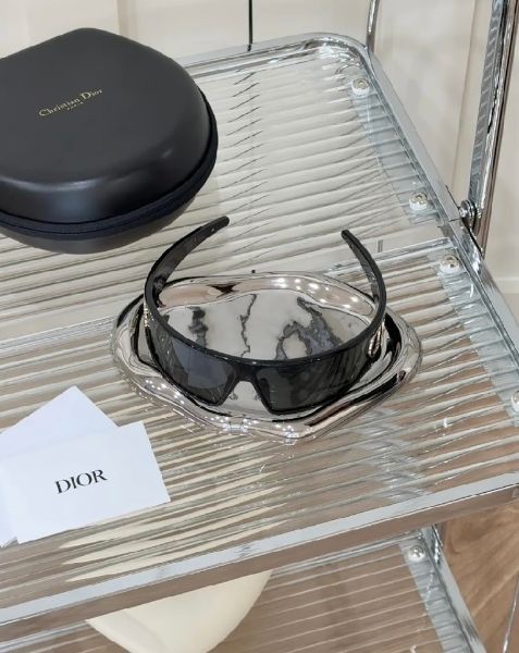 圖片 【DIOR】M1U 髮箍墨鏡 黑色