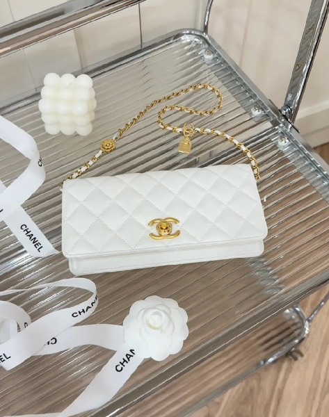 圖片 【CHANEL】山茶花法棍 白金