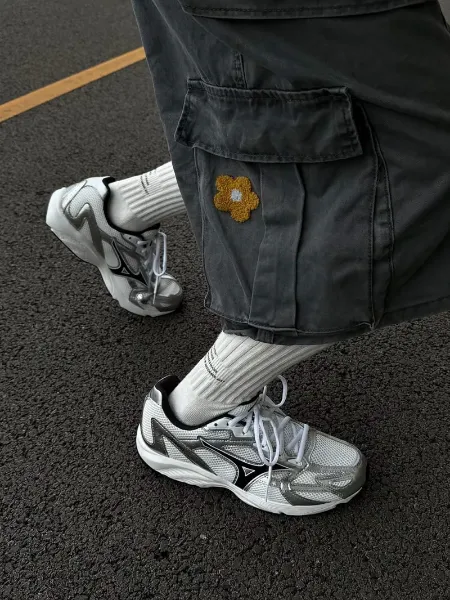 圖片 MIZUNO SPARK CN 老錢風白銀