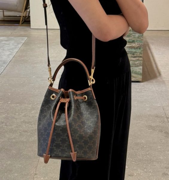 圖片 《我最便宜!全新正品》CELINE CLARA 經典印花水桶包 可手提+長揹帶