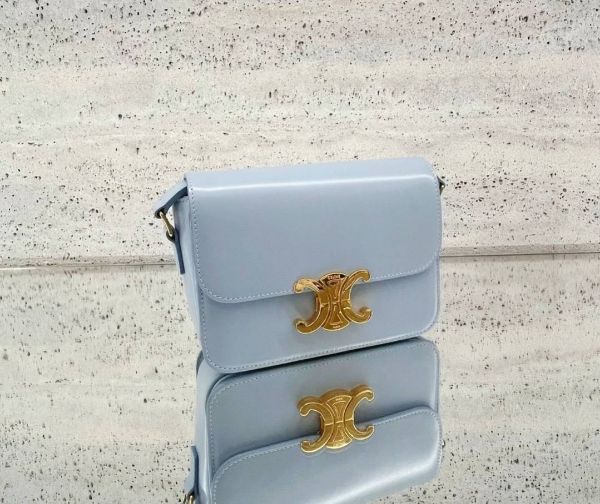 圖片 《我最便宜!全新正品》CELINE Teen Triomphe凱旋門 亮面牛皮革肩背包 冰藍色