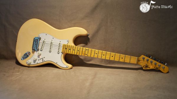 G&L Tribute S-500 Vintage White 單單單電吉他