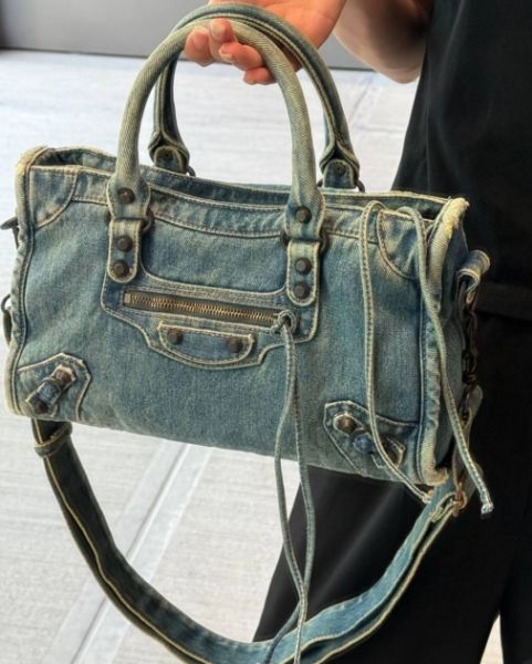 圖片 《限量最低折扣!全新正品》Balenciaga Le City 藍色水洗牛仔機車包