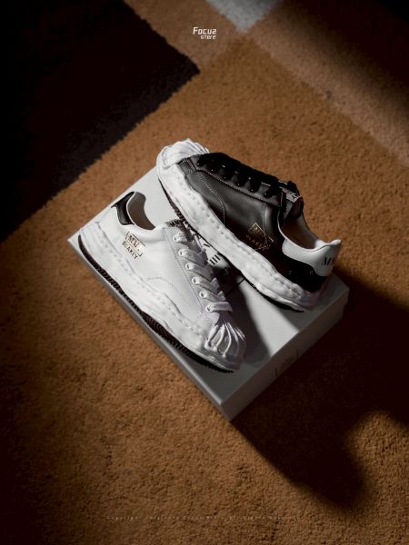 Focus Store Maison Mihara Yasuhiro Blakey OG Leather Black  White A06FW702	