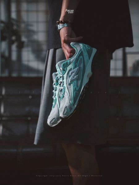 Focus Store Kith x New Balance 204L Bluebell U204LKTA	