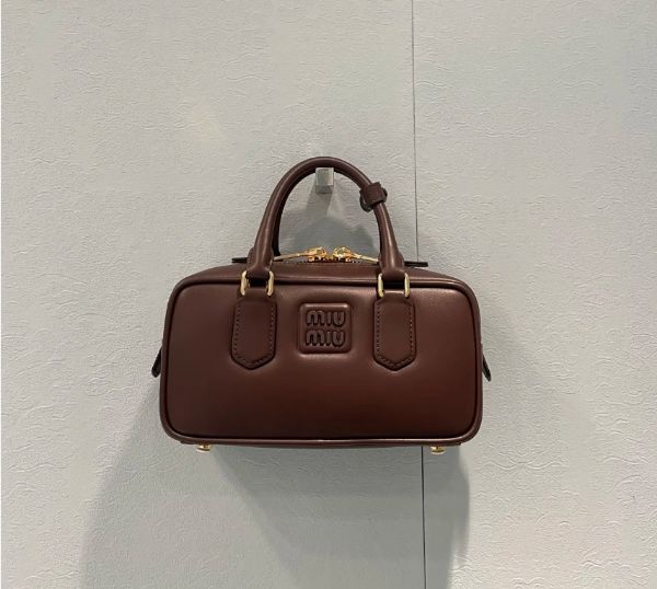 圖片 《限量最低折扣!全新正品》miumiu Arcadie 皮革迷你手提肩背包 石南木色