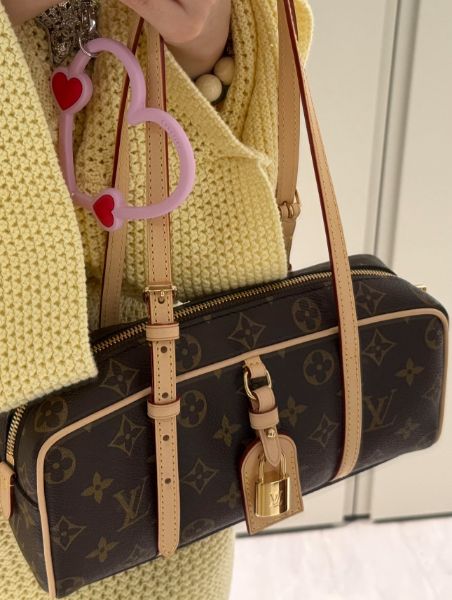 圖片 LV M47031 Hang On 新款保齡球包 輕便又百搭