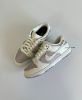 圖片 Nike Dunk Low 灰紫羅浮宮 奶白 復古 浮雕 麻繩鞋帶 粗鞋帶 女鞋 IH0639-011/預購