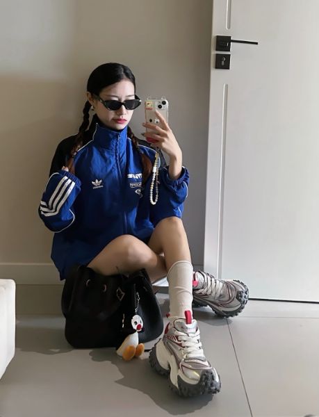 圖片 Adidas Adicolor Motorcore Woven Jacket 賽車風立領外套 夾克 寬鬆 復古 灰黑 JL8406 黑藍 JL8408 男款/預購