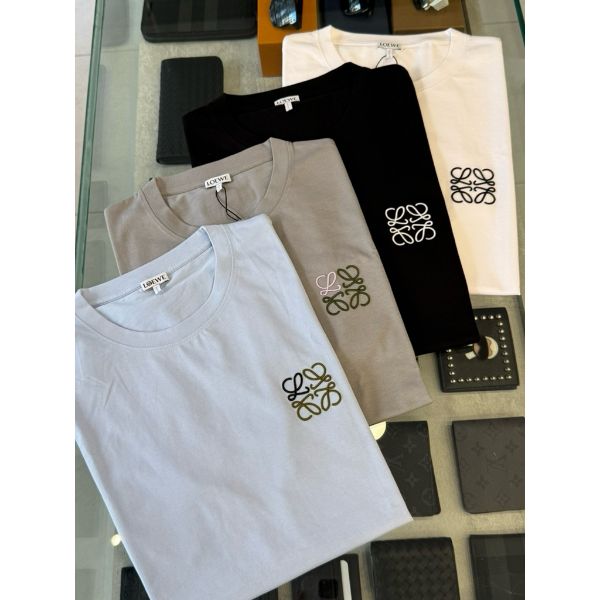圖片 Loewe 經典刺繡小Logo設計 黑色 白色 淡藍 灰色 男生 男款 短袖T恤上衣 素t