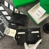 圖片 BOTTEGA VENETA 黑色大格編織兩折短夾