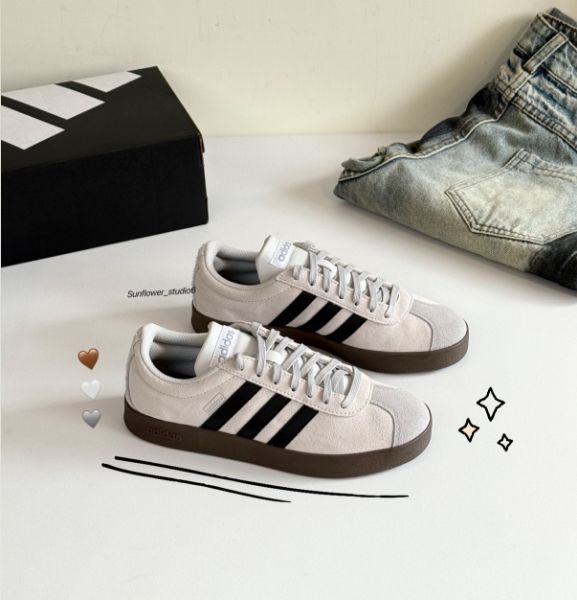 圖片 限時折扣接單!!!!Adidas Neo VL Court 米灰色 黑色 麂皮 焦糖底 復古 板鞋 休閒鞋 德訓鞋 JR2560/預購