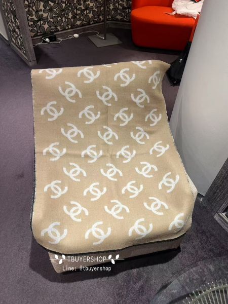 圖片 Chanel 25B 滿版logo雙面圍巾 奶茶色