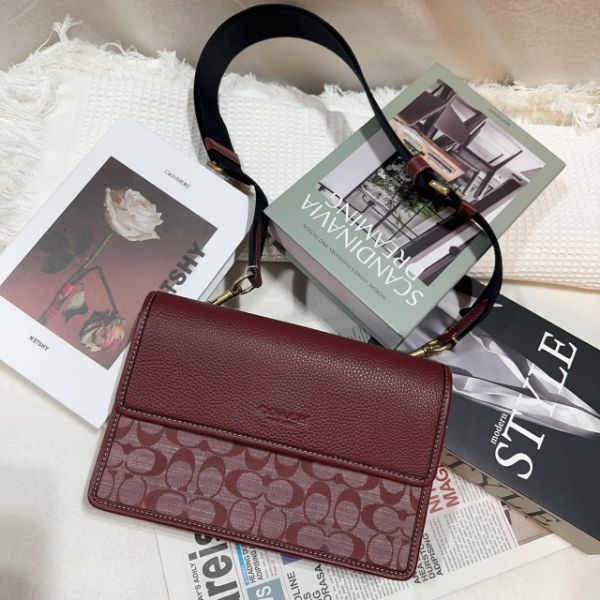 圖片 ［SKR精品服飾］Coach 香布蕾 翻蓋郵差包