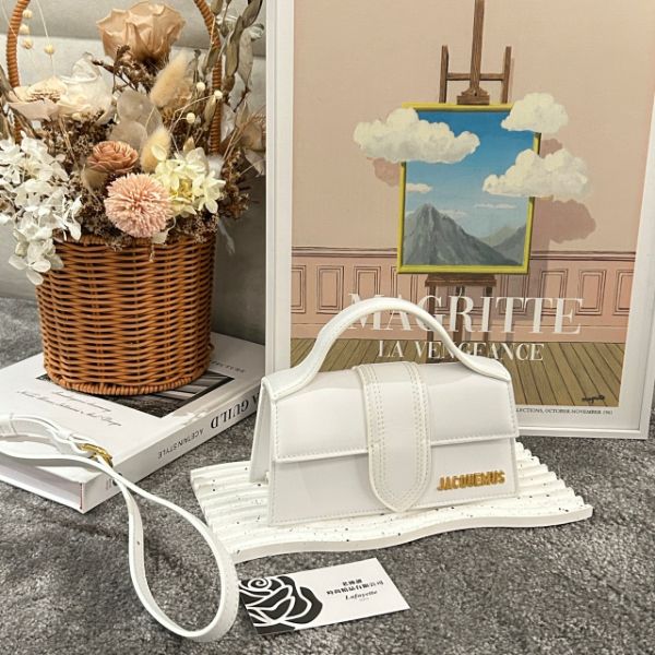 圖片 JACQUEMUS Le Bambino 白色皮革單肩包