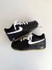 圖片 Nike Air Force 1 AF1 黑白色 黑武士 黑白武士 皮革 寬鞋帶 焦糖底 大童款 HQ1911-001/預購