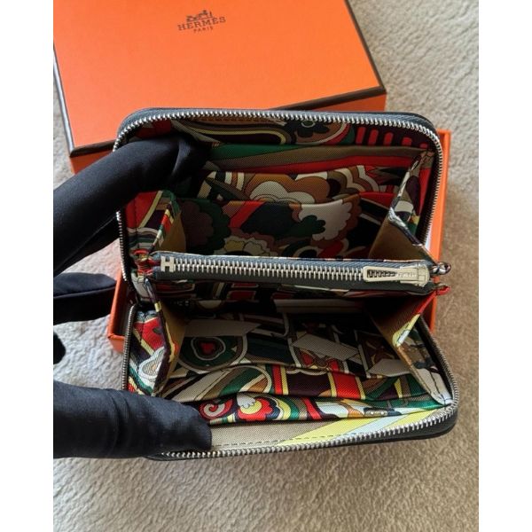 圖片 Hermes 霧霾灰x內裡小花絲巾短夾 EC皮