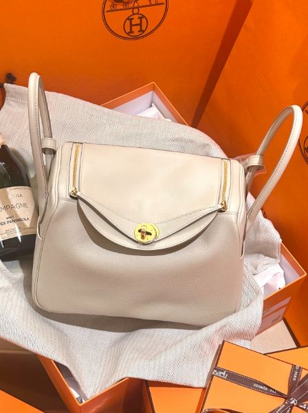 圖片 Hermes Lindy 30 swift 皮 粉筆白 O 刻 99新